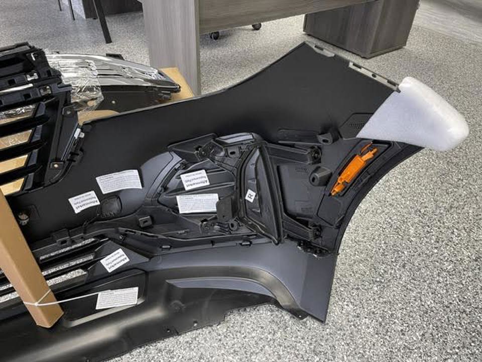 2022-2024 CHEVROLET EQUINOX LS FRONT BUMPER COMPLETE KIT WITH GRILLE-GM1014144SS - Image 9
