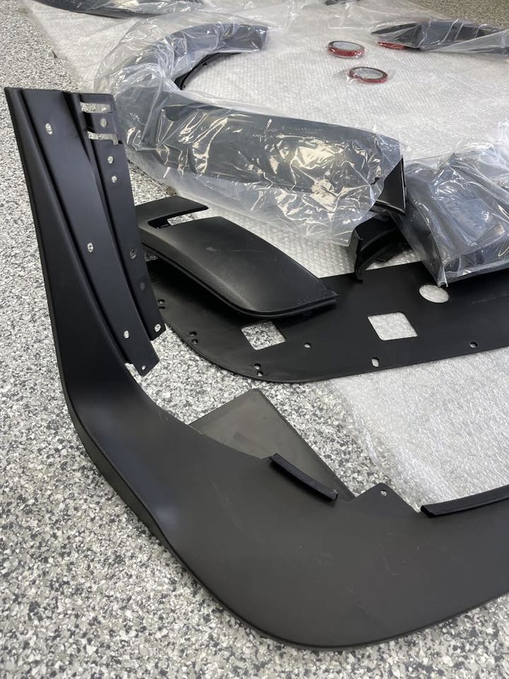 2015-2023 DODGE CHALLENGER WIDE BODY KIT FRONT LIP AND FENDER FLARS COMPLET SET - Image 3