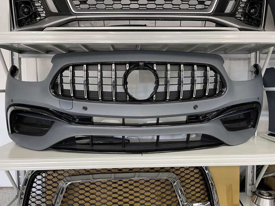 2021–2023 MERCEDES-BENZ E-CLASS (W213) FRONT BUMPER ASSEMBLY E63 AMG STYLING WITH PARKING SENSOR HOLES & FRONT GRILLE CHROMED / GLOSS BLACK - Image 5